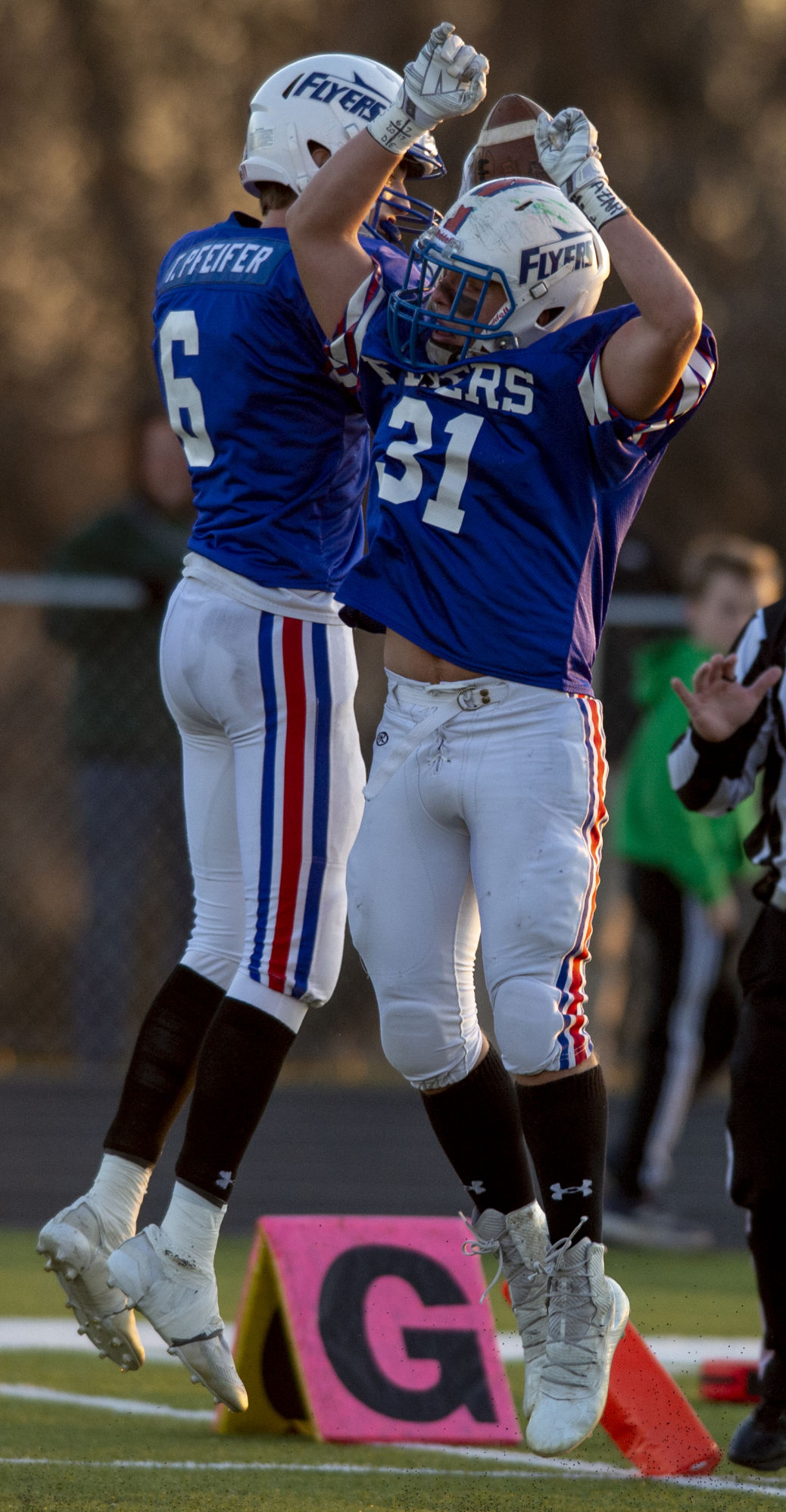 D-2 football semifinals, 11.18